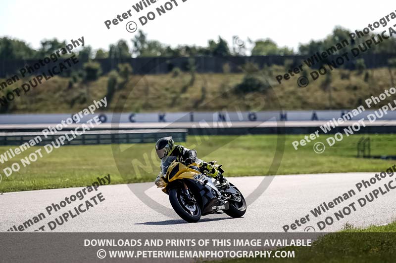 Rockingham no limits trackday;enduro digital images;event digital images;eventdigitalimages;no limits trackdays;peter wileman photography;racing digital images;rockingham raceway northamptonshire;rockingham trackday photographs;trackday digital images;trackday photos